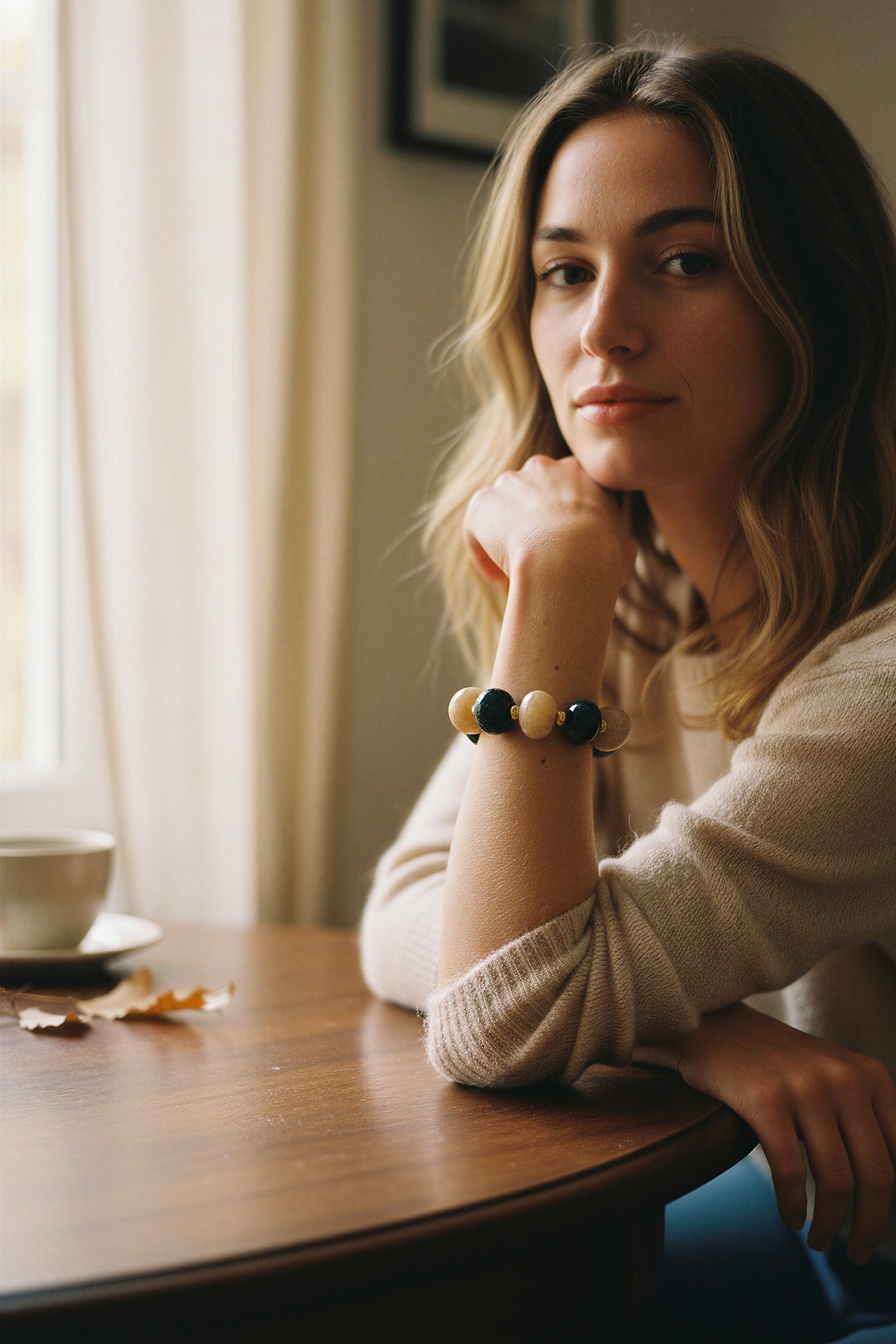 Marmoriertes Perlenarmband, zweifarbig