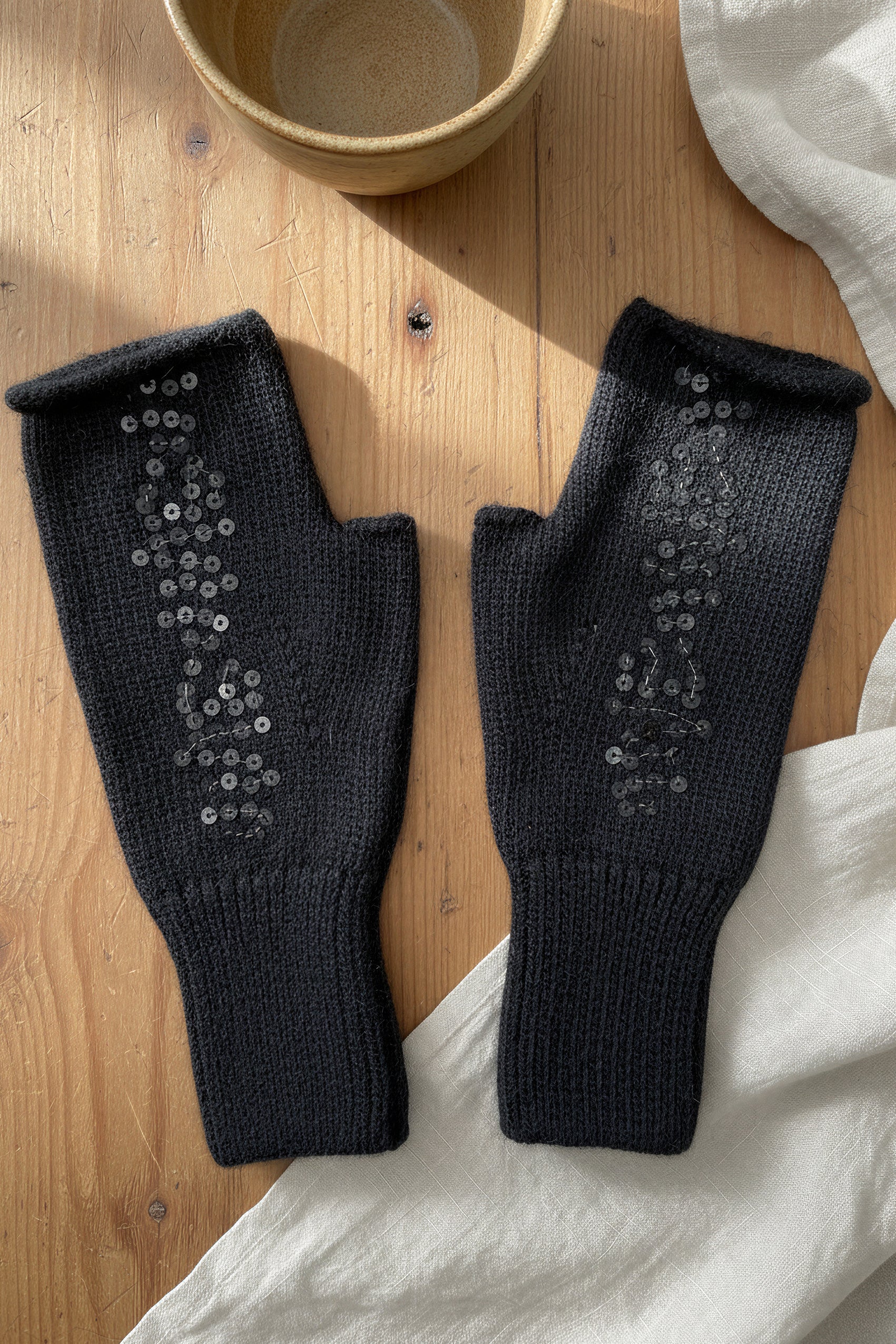 Strick Handstulpen mit Pailletten, schwarz