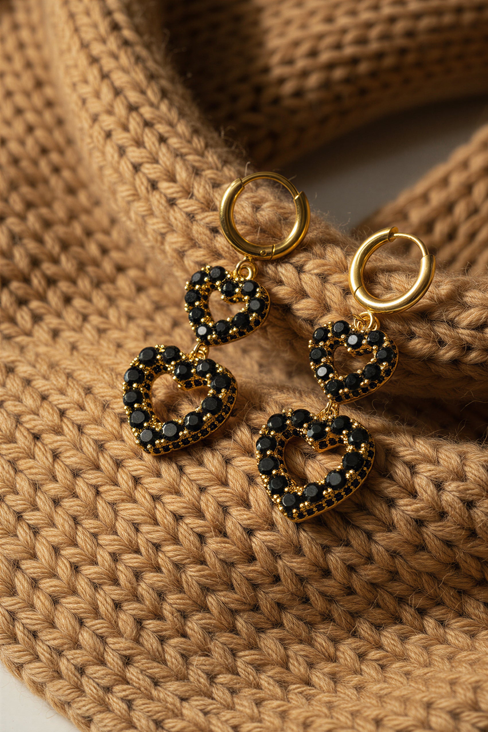 Creolen mit doppeltem Herzanhänger