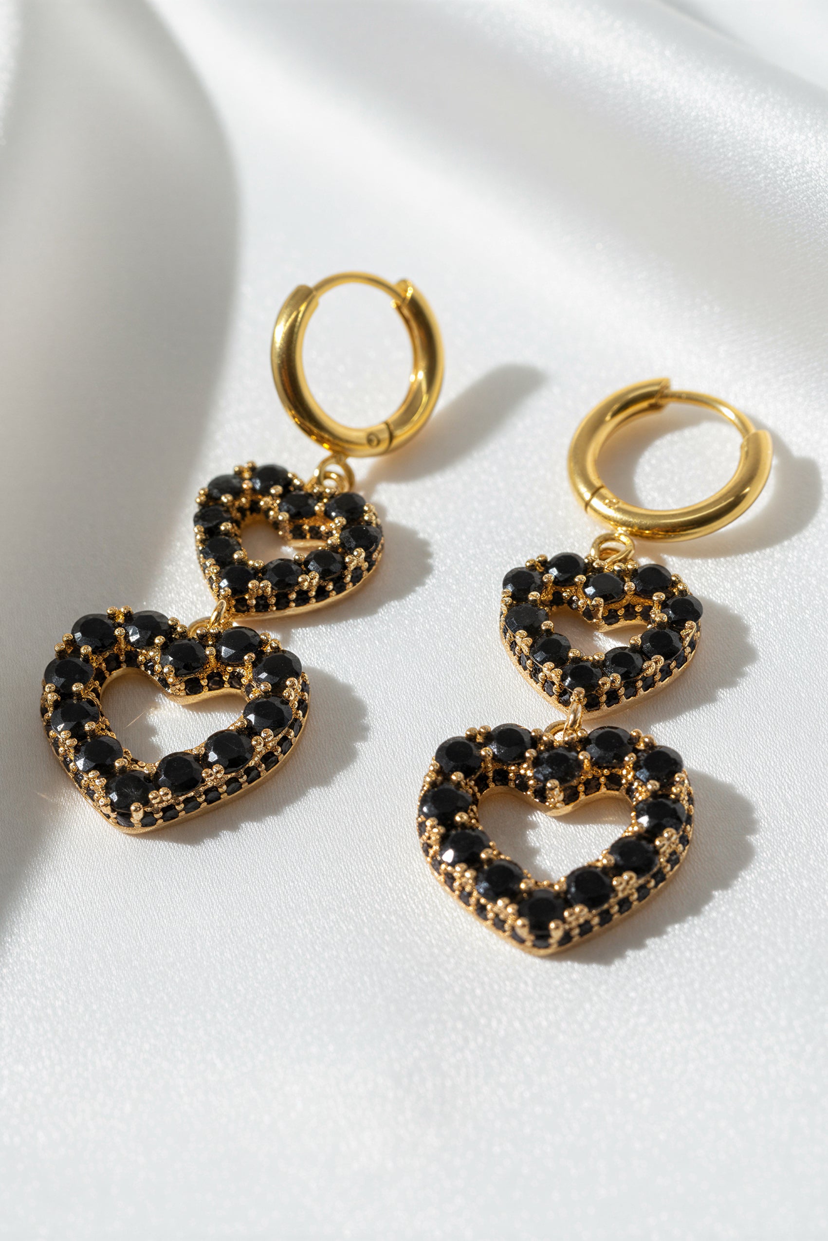 Creolen mit doppeltem Herzanhänger