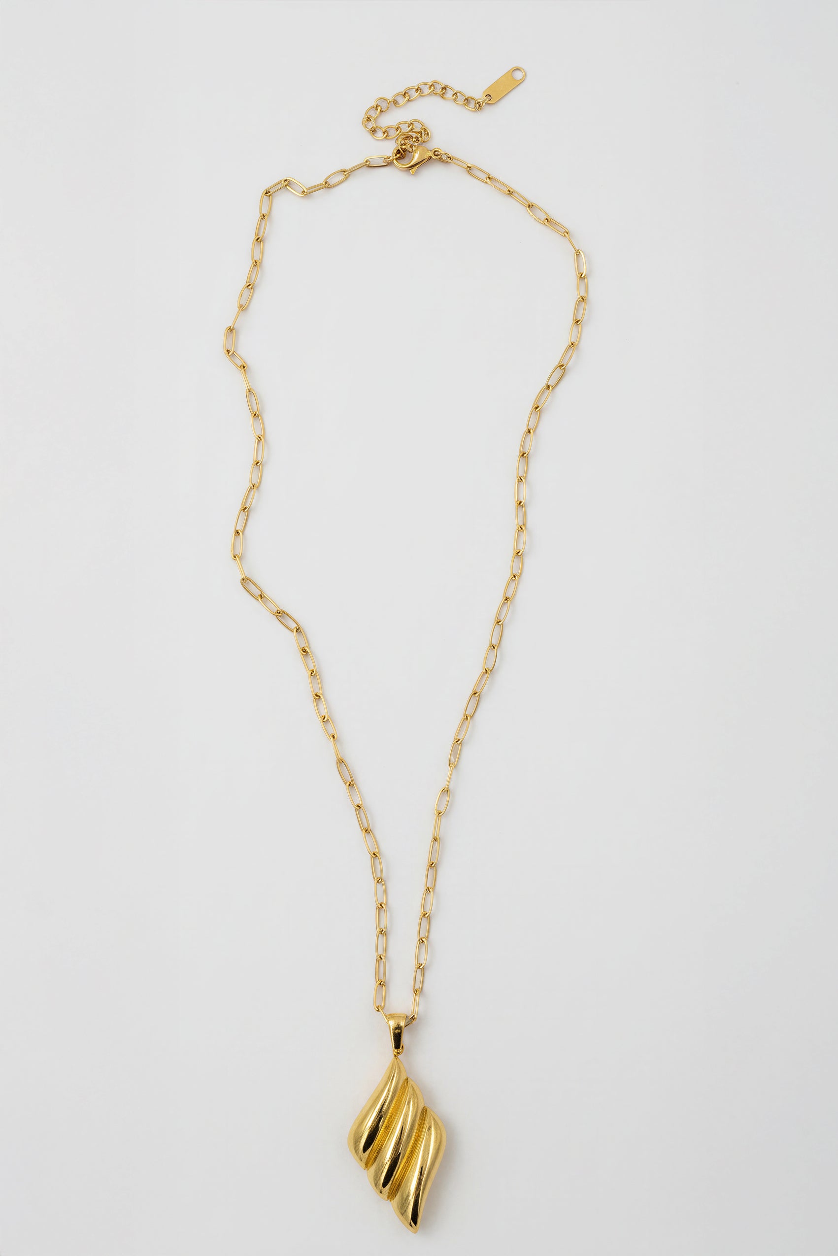 Elegante Gliederkette mit modernem Wellenanhänger