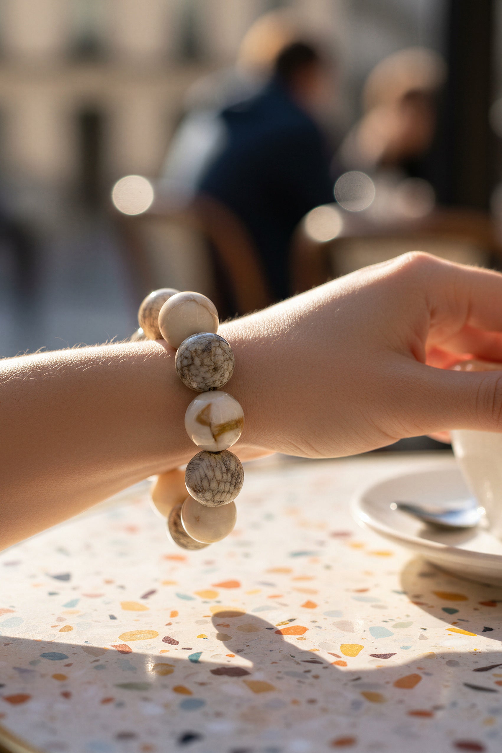 Perlenarmband, beige marmoriert