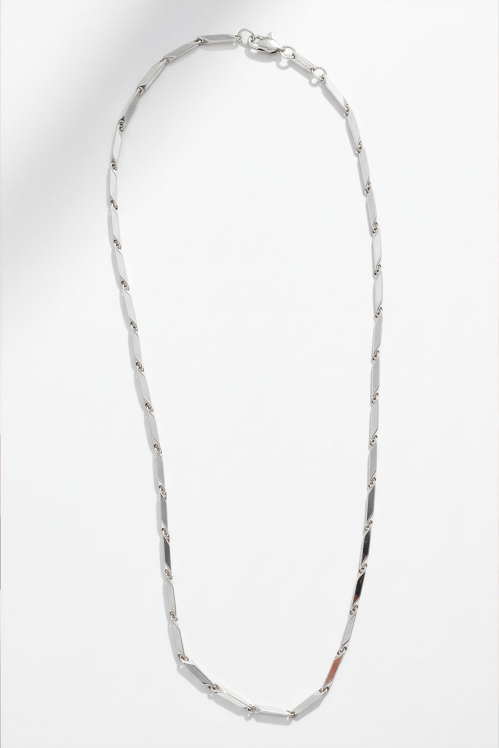 Edelstahlkette in eckiger Gliederform