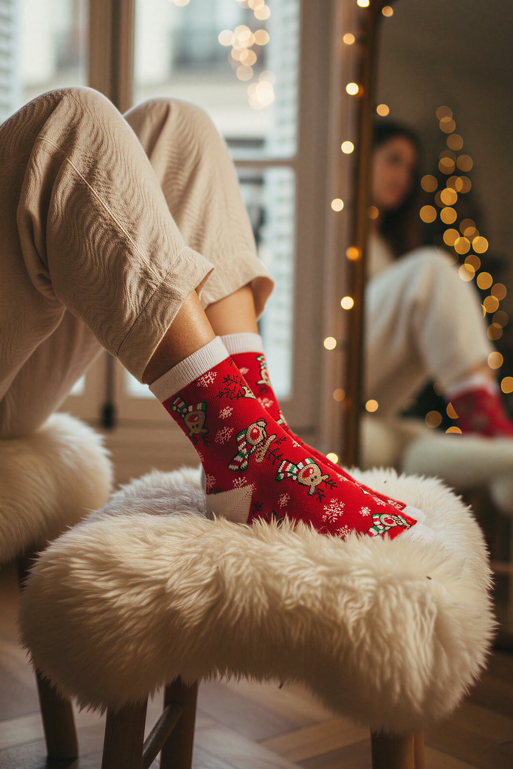 Socken mit Rentier-Motiven, rot