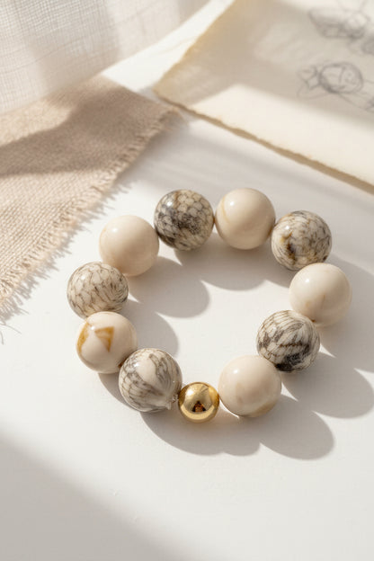 Perlenarmband, beige marmoriert