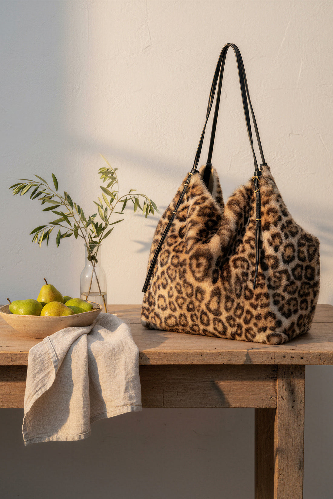 Große Shopper-Bag mit Leo-Muster in Fell-Optik