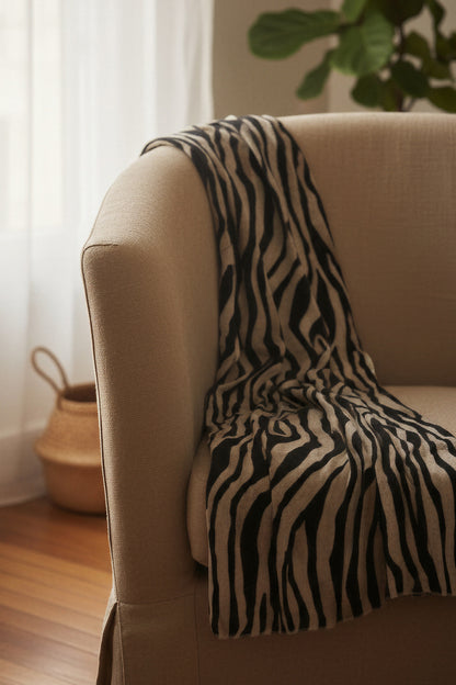 Schal mit Zebra-Print aus Viskose, schwarz/creme