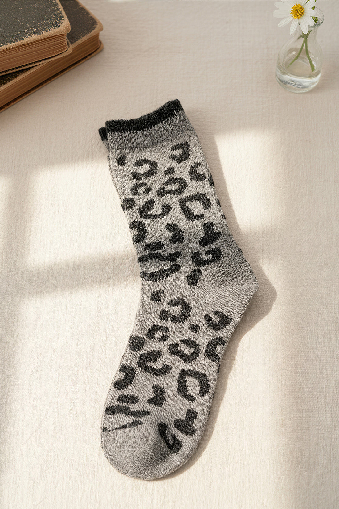 Socken mit Leo-Muster, grau