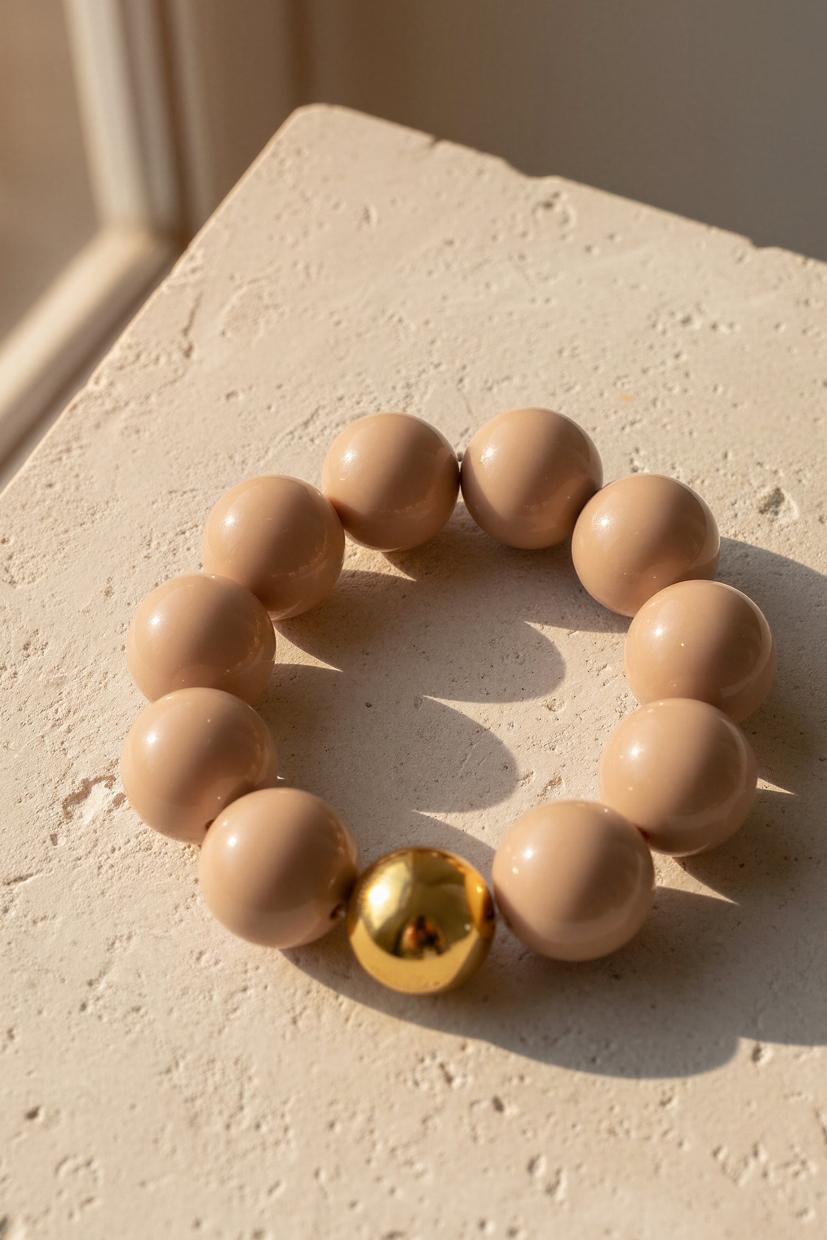 Perlenarmband in Beige