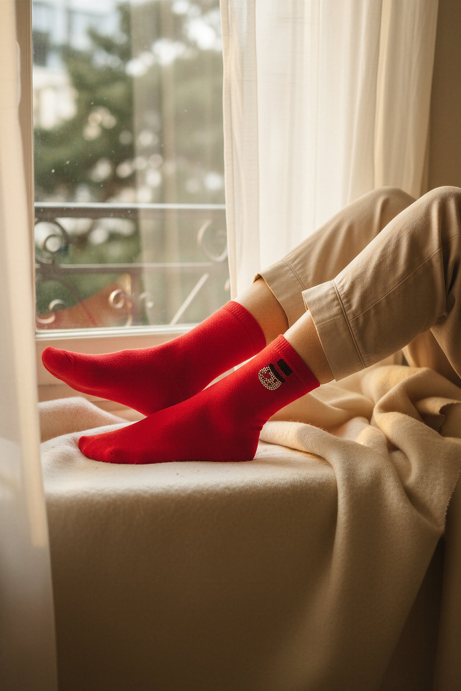 Socken mit Schneemann aus Strasssteinchen
