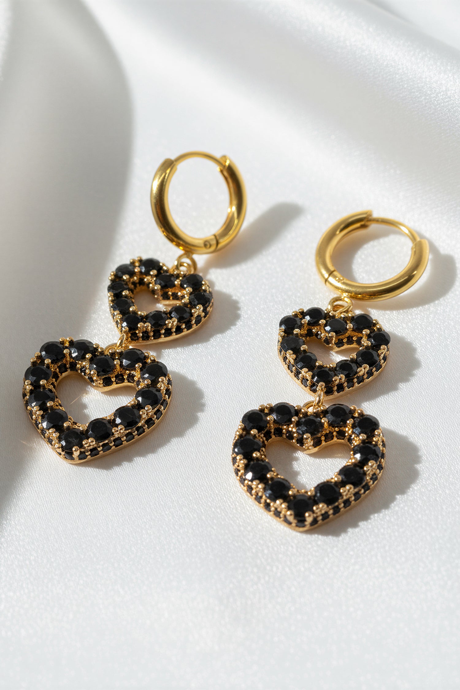 Creolen mit doppeltem Herzanhänger