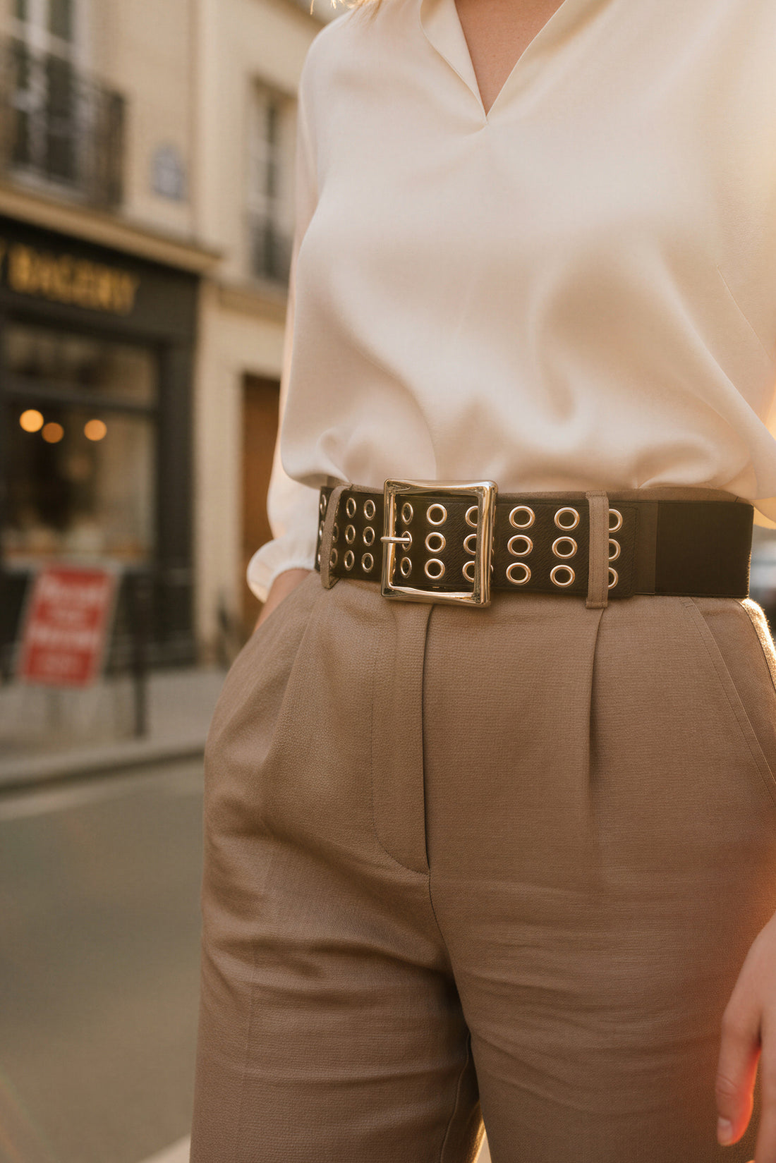 Stretchgürtel mit Nieten, schwarz