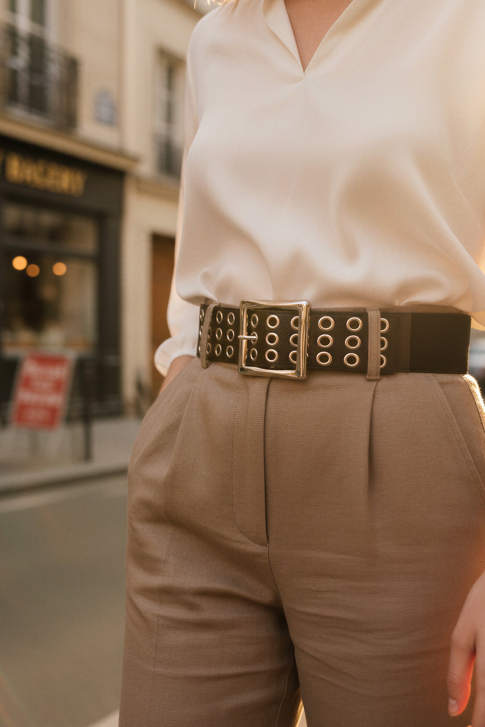 Stretchgürtel mit Nieten, schwarz