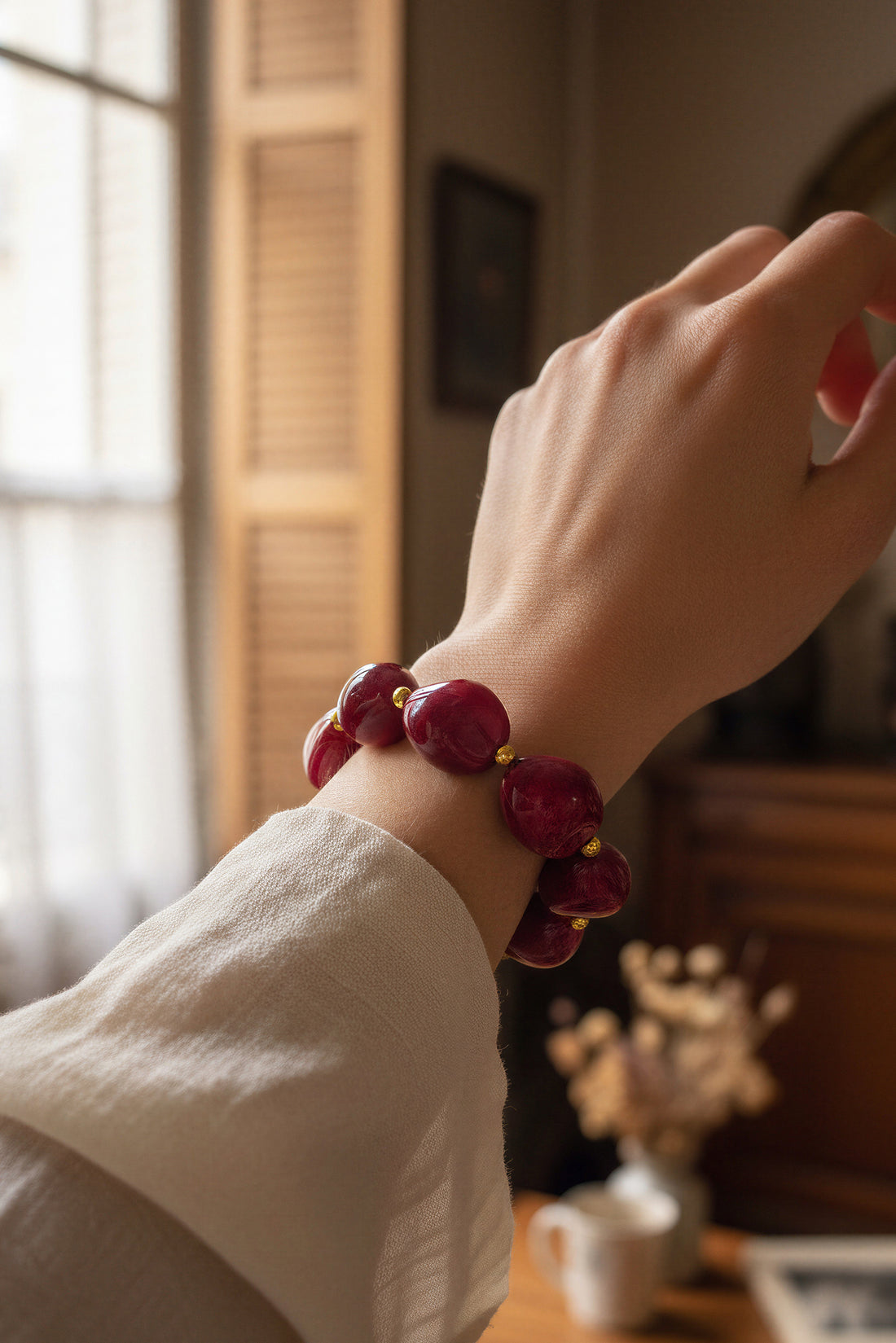 Perlenarmband, rot marmoriert