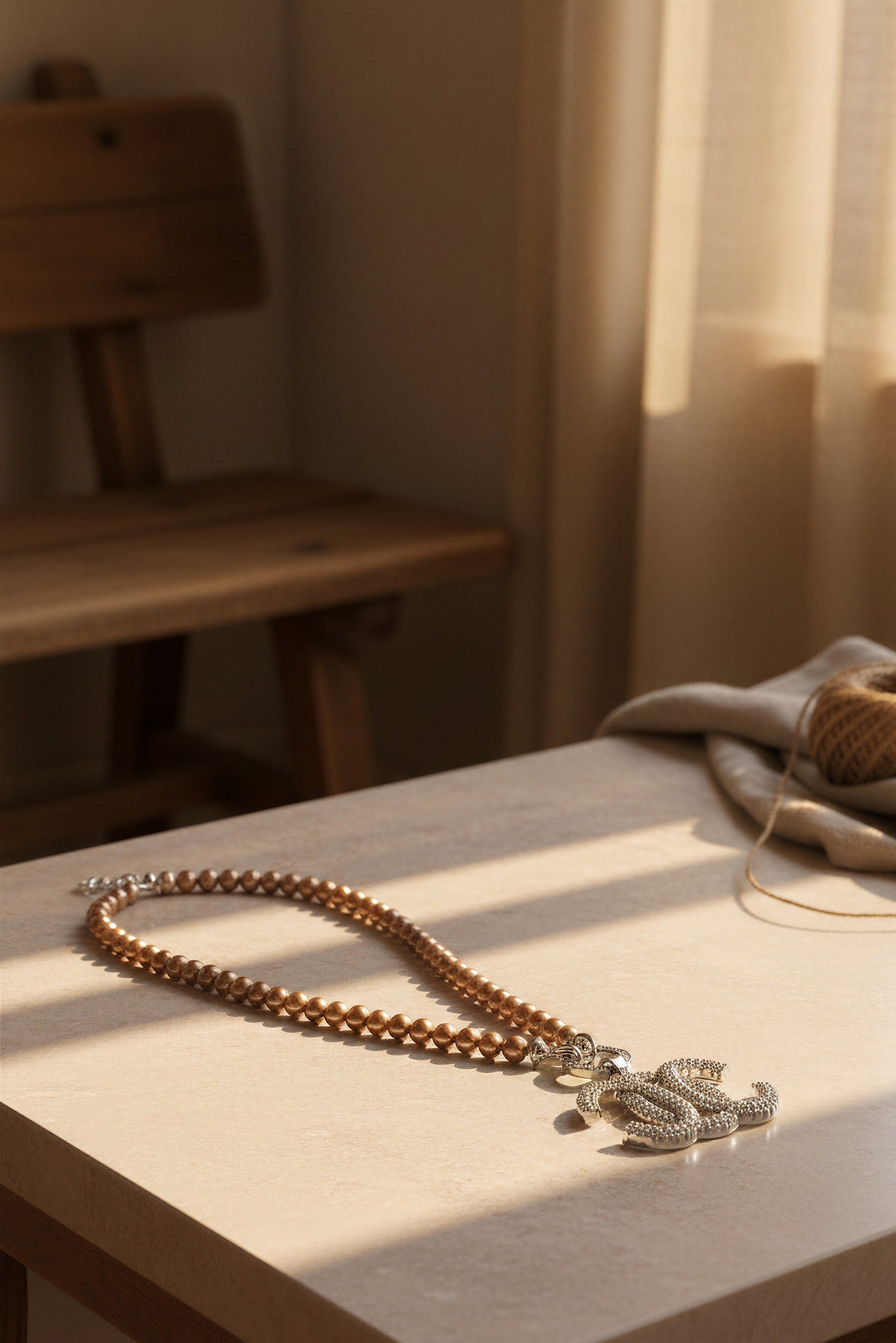 Bronze Perlenkette mit Anhänger mit Strasssteinen besetzt