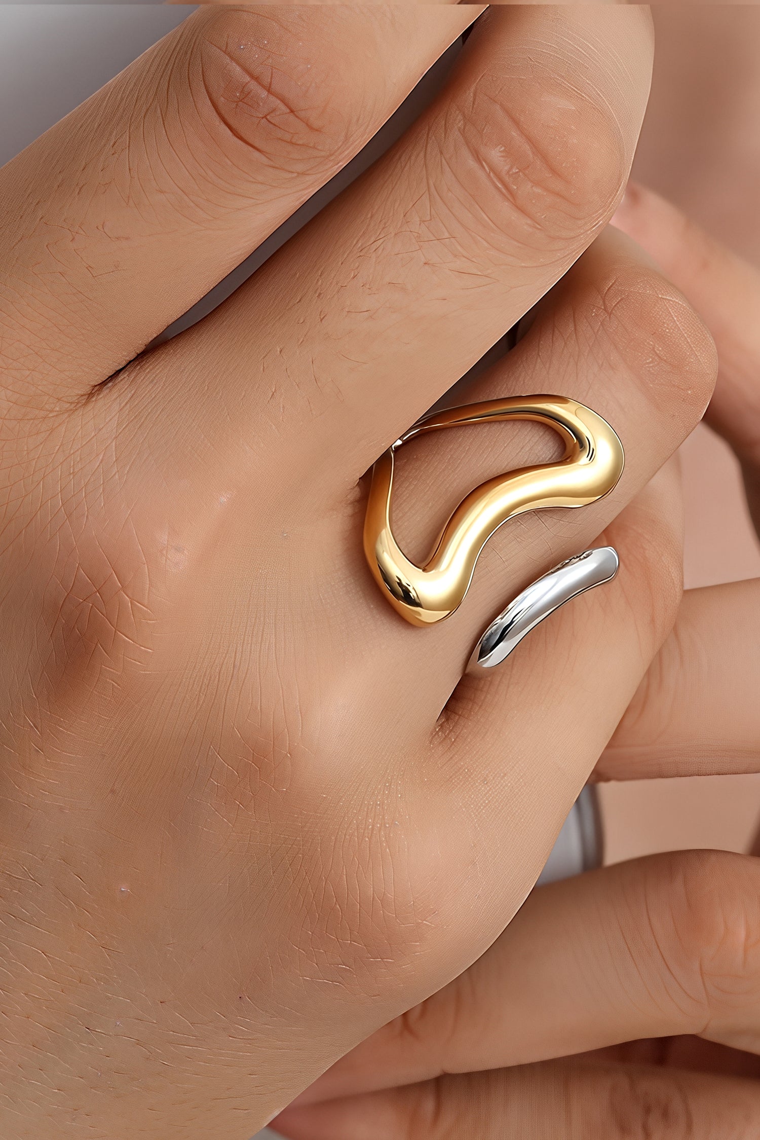 Offener Ring mit Wellenform