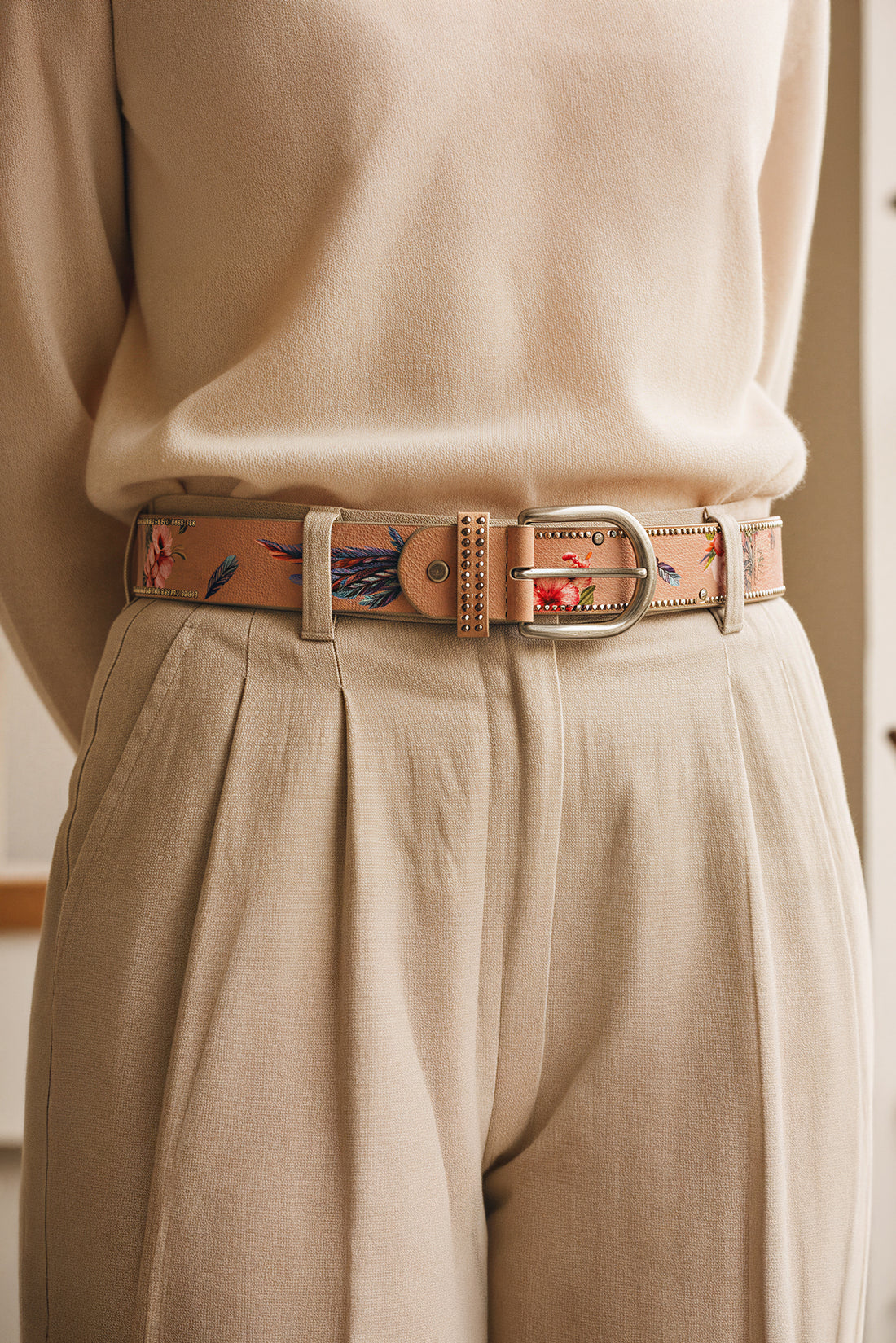 Ledergürtel mit floralem Muster