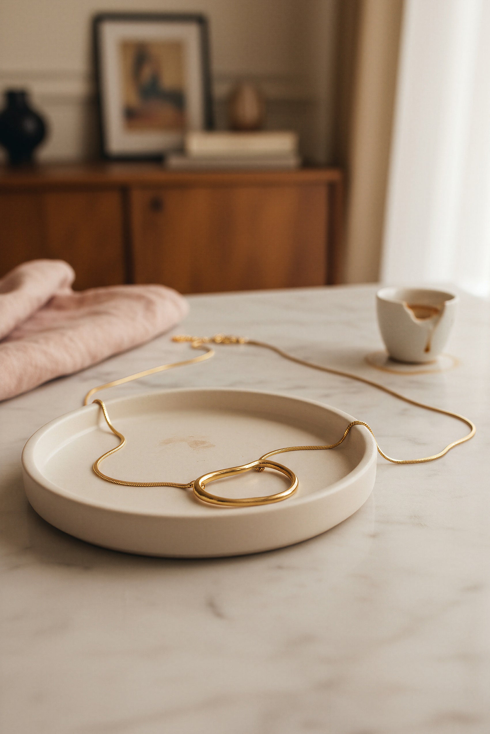 Goldkette mit modernem Anhänger