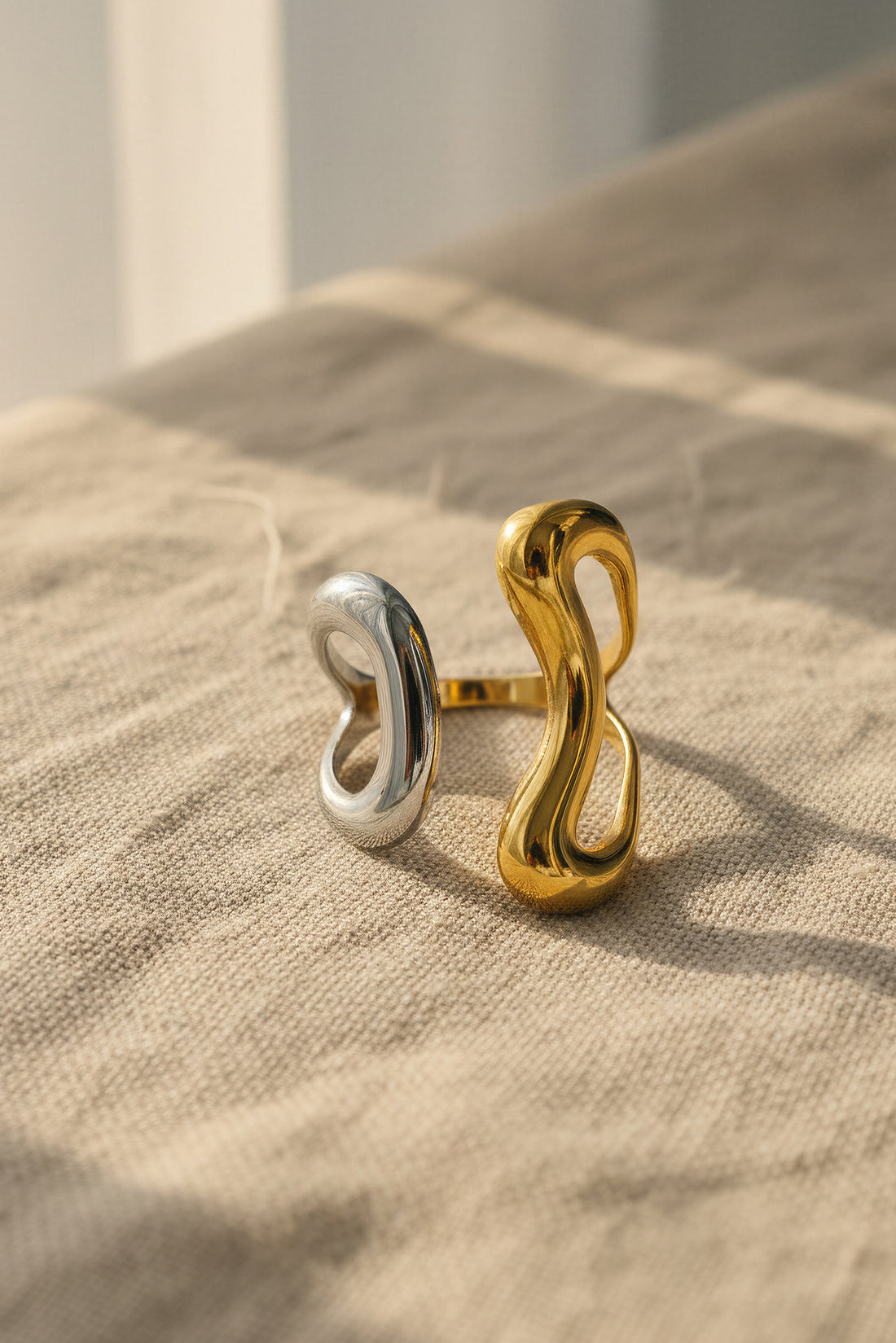 Offener Ring mit Wellenform