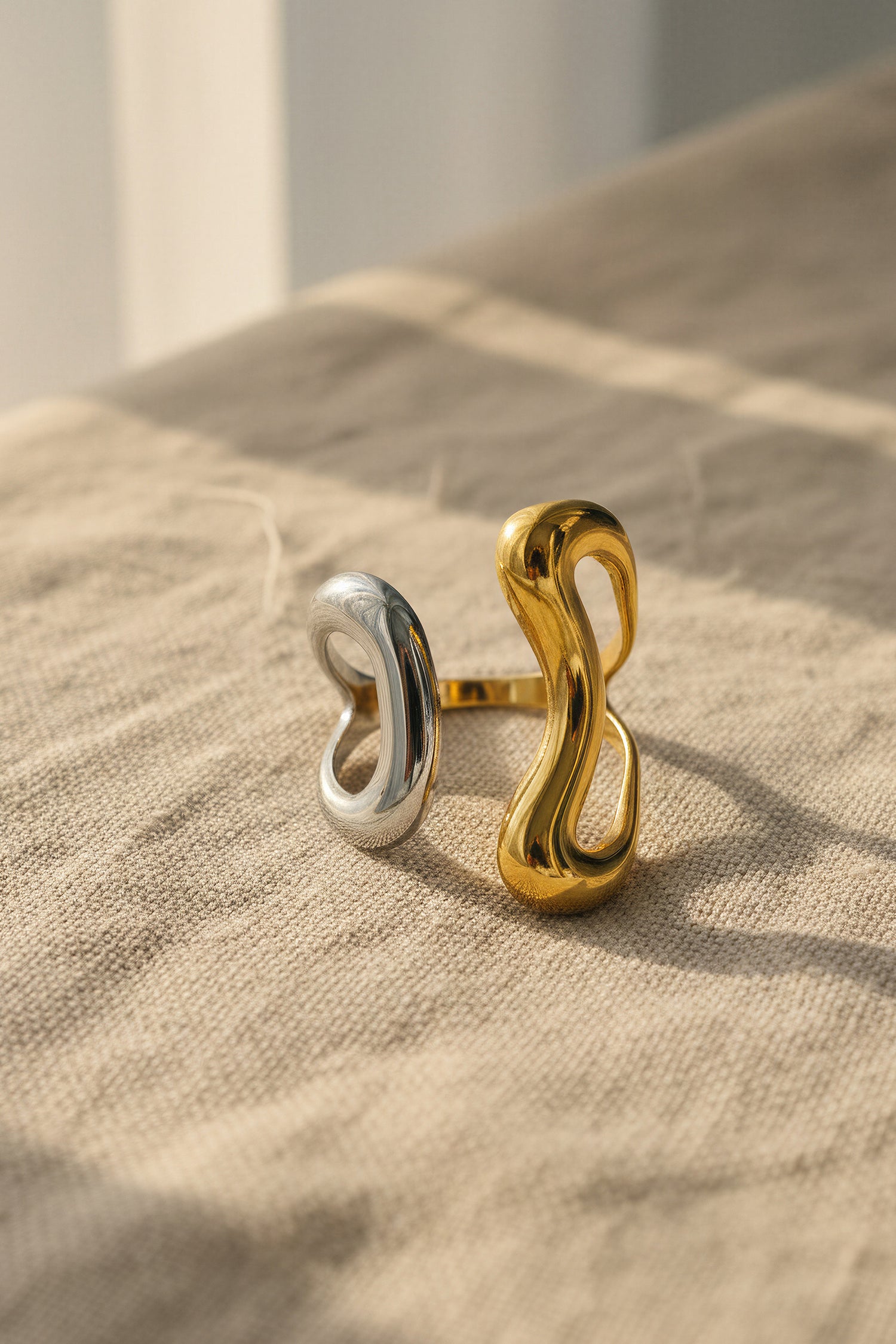 Offener Ring mit Wellenform