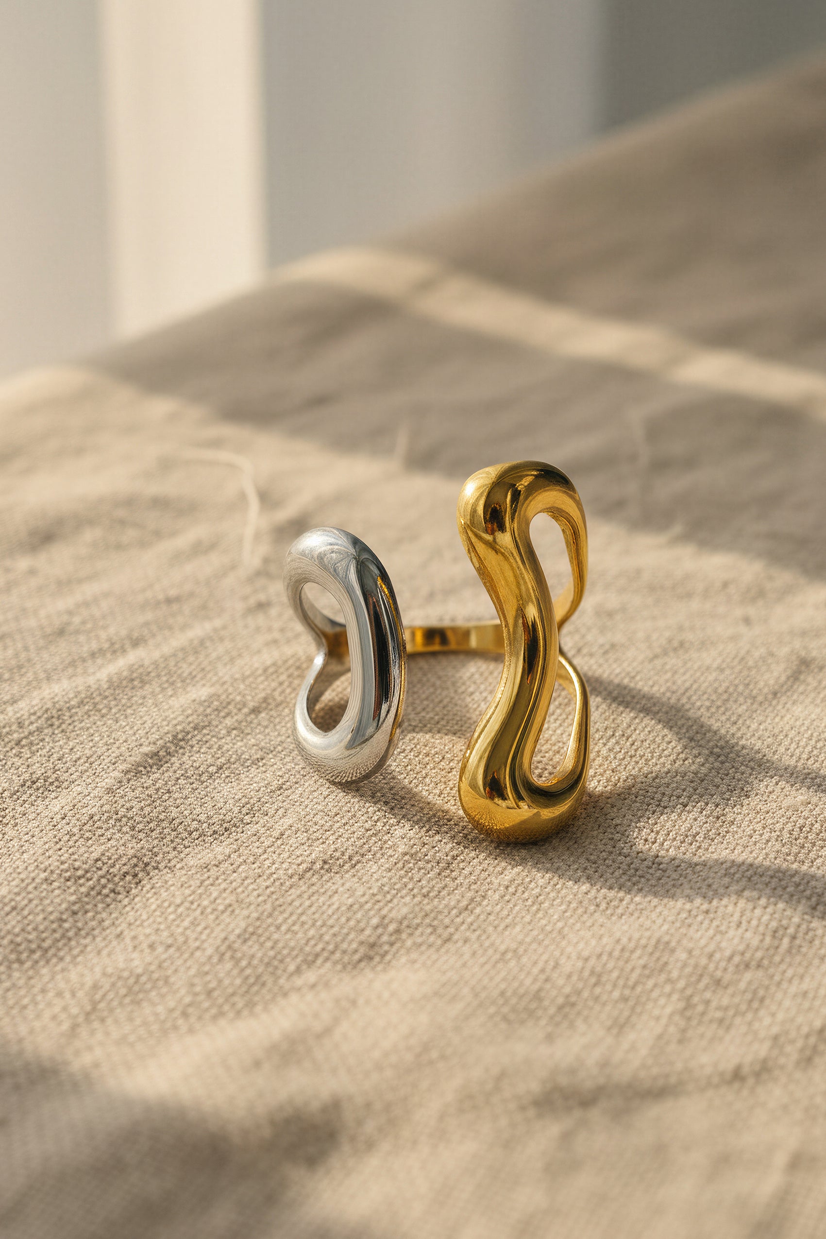 Offener Ring mit Wellenform