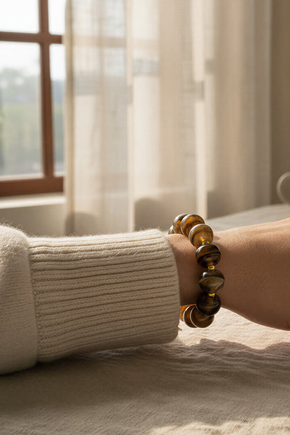 Armband aus Acryl im Braunmix mit Golddetails