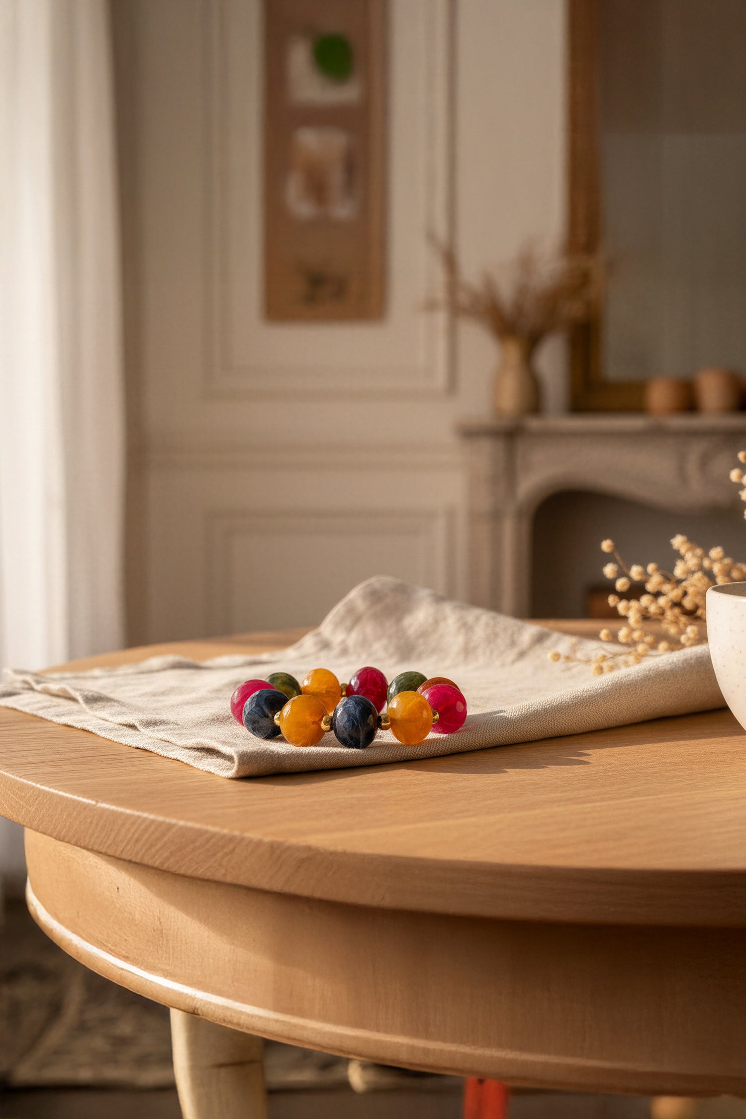 Armband aus Acryl mit bunt-marmorierten Perlen