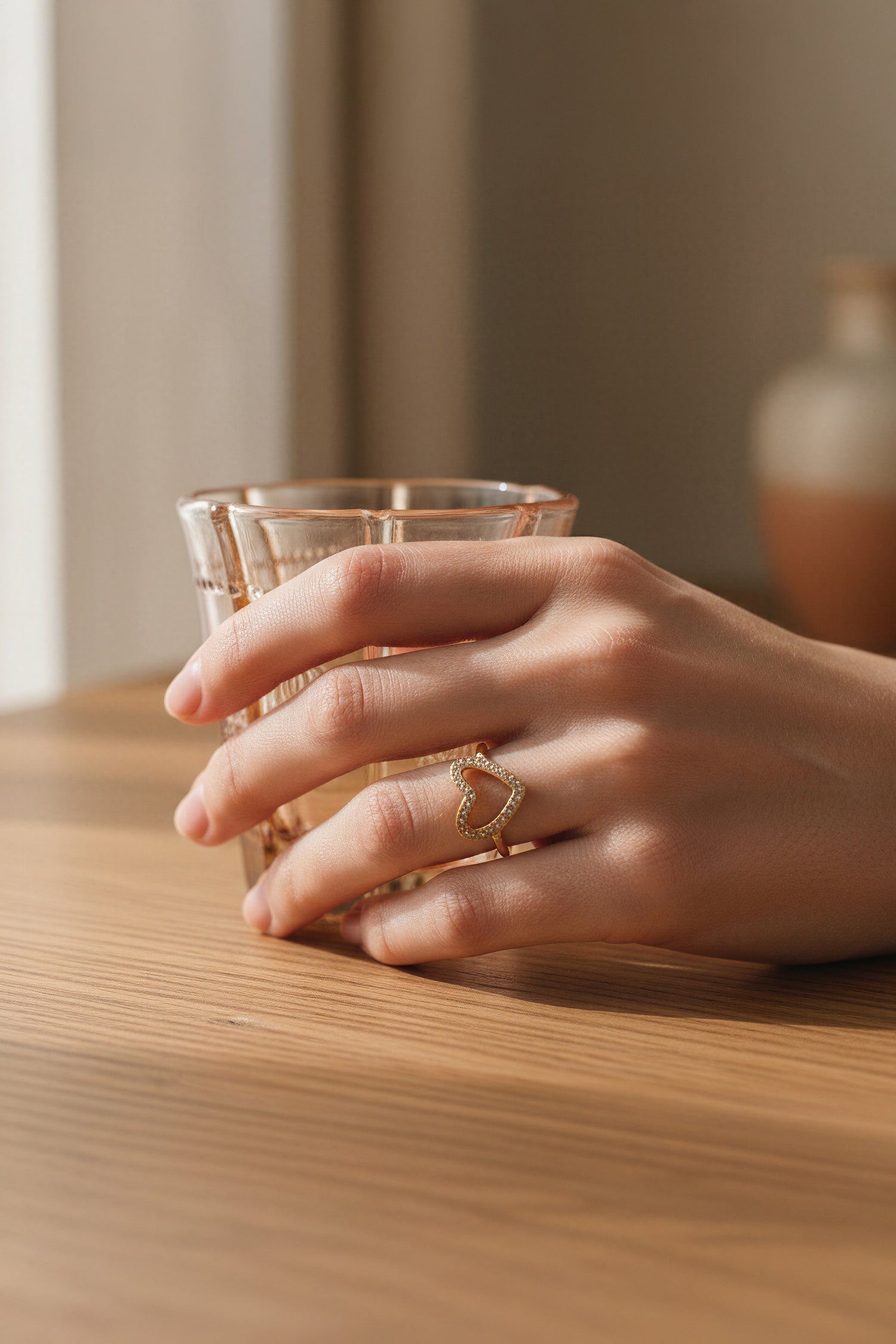 Herz-Ring aus Edelstahl mit Strasssteinchen