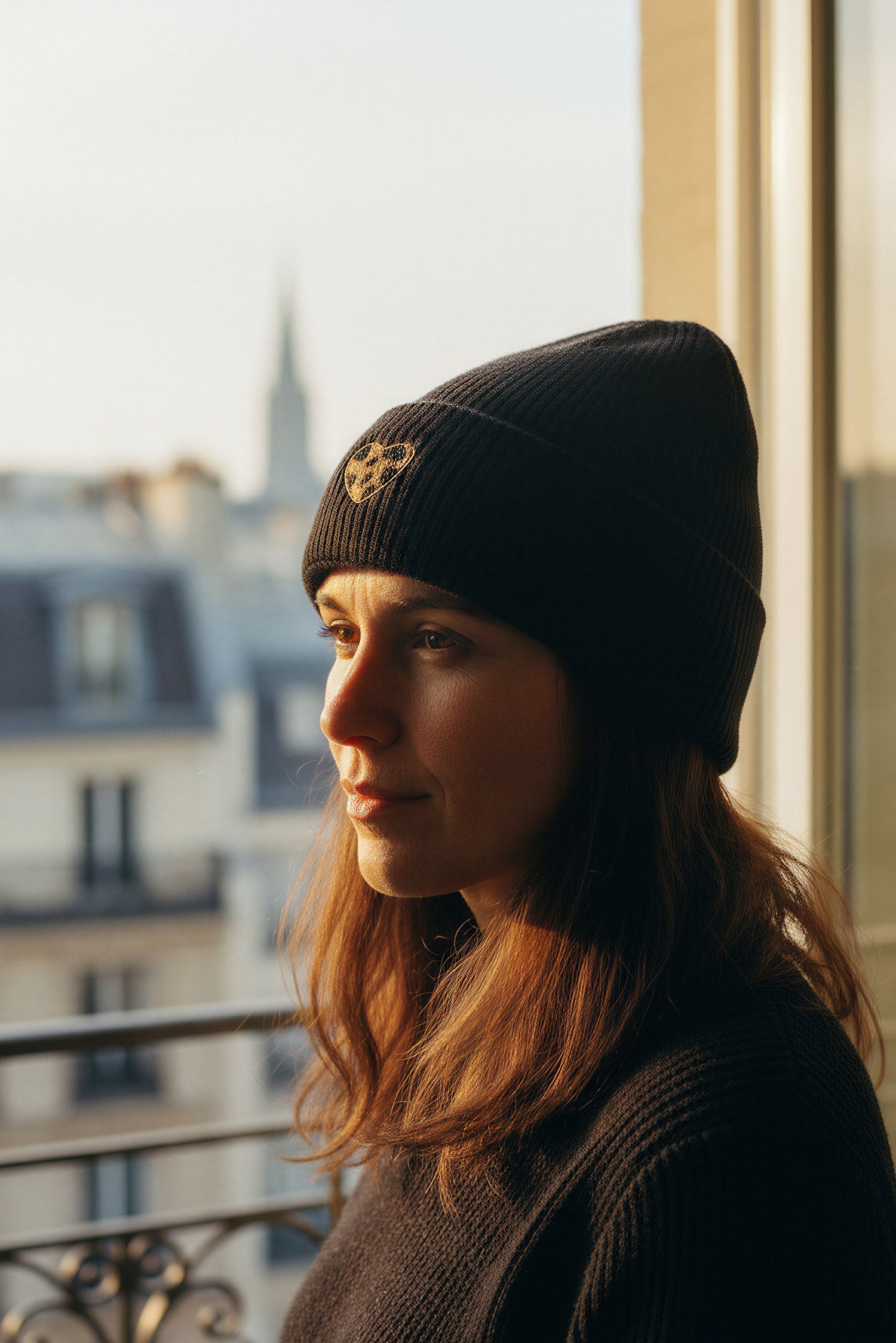 Mütze mit Leo-Herz, schwarz