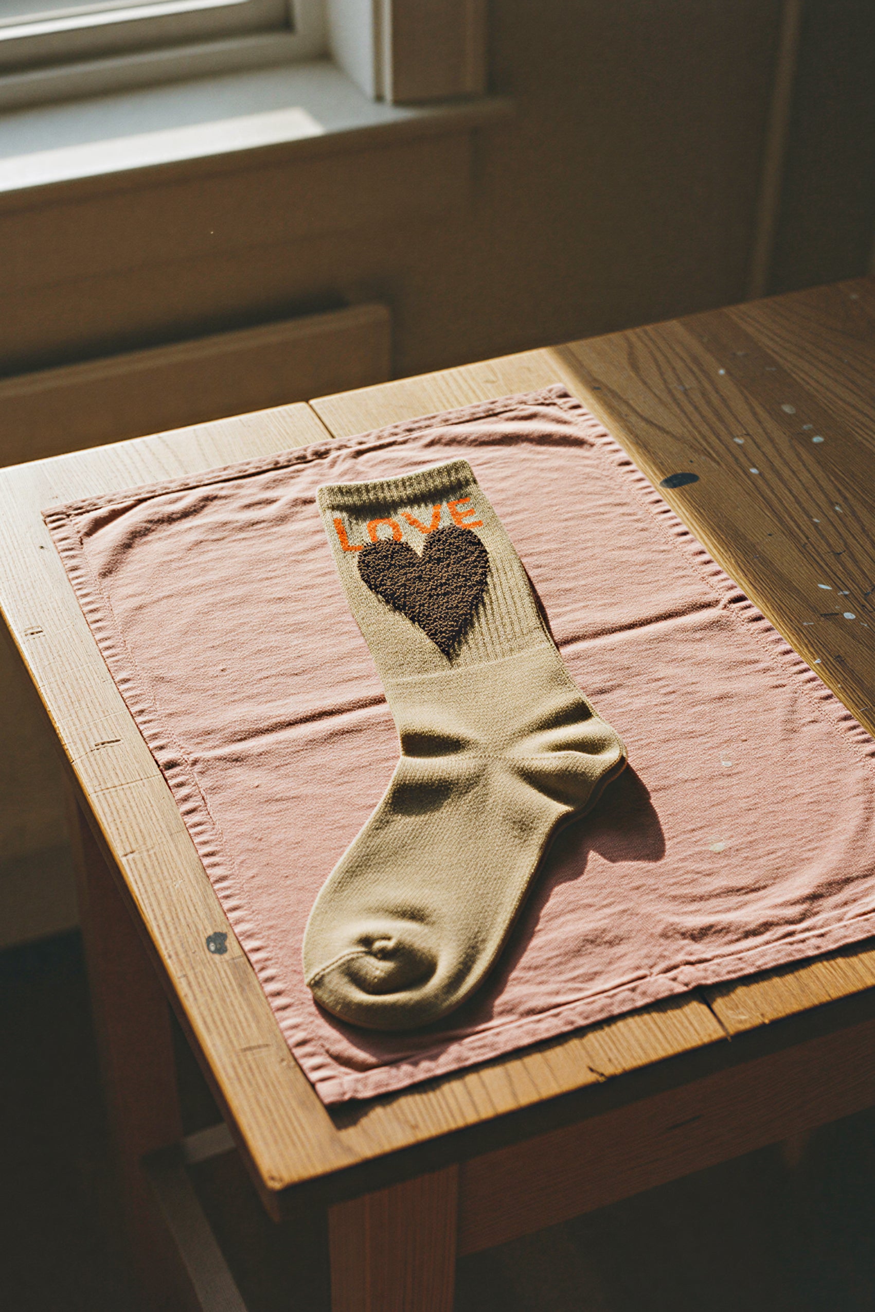 Socken mit Herz-Motiv, Camel