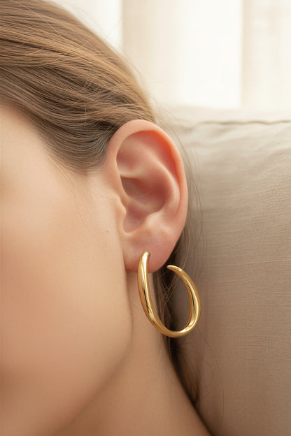 Asymmetrische Creolen in Gold