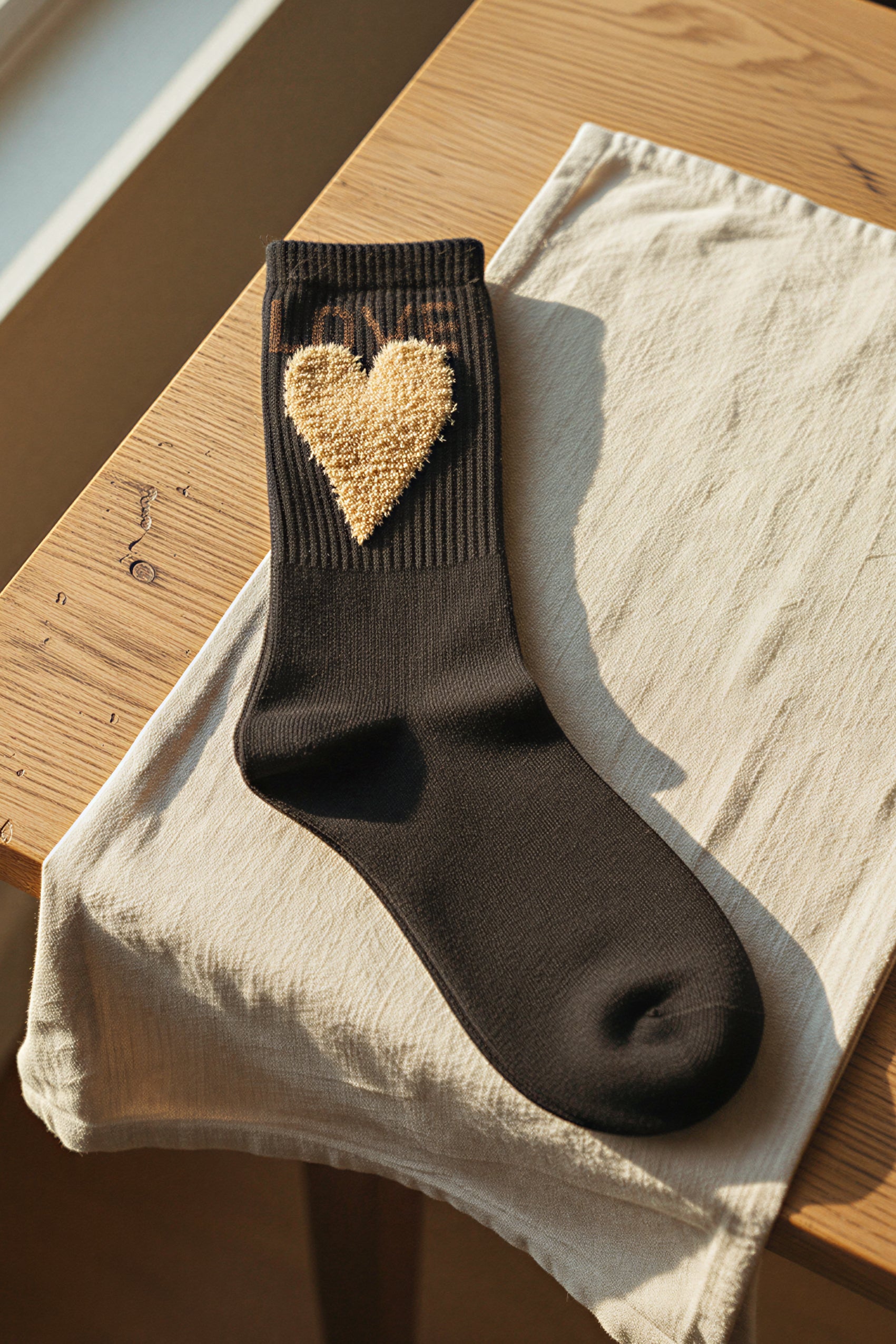 Socken mit Herz-Motiv, schwarz