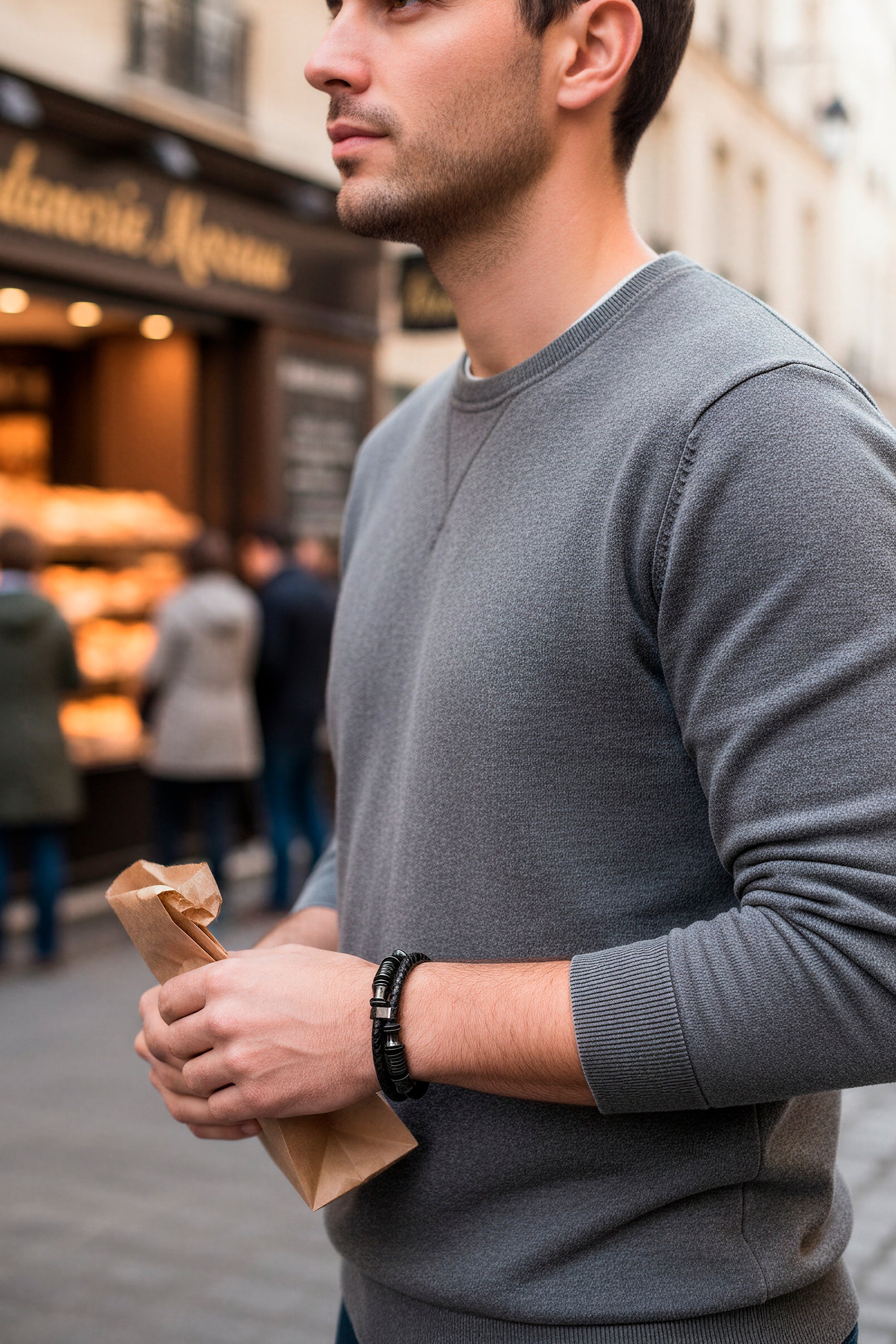Armband aus Kunstleder mit Edelstahlverschluss, schwarz