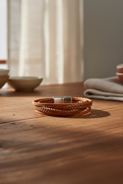 Lederarmband mit Edelstahlverschluss, braun