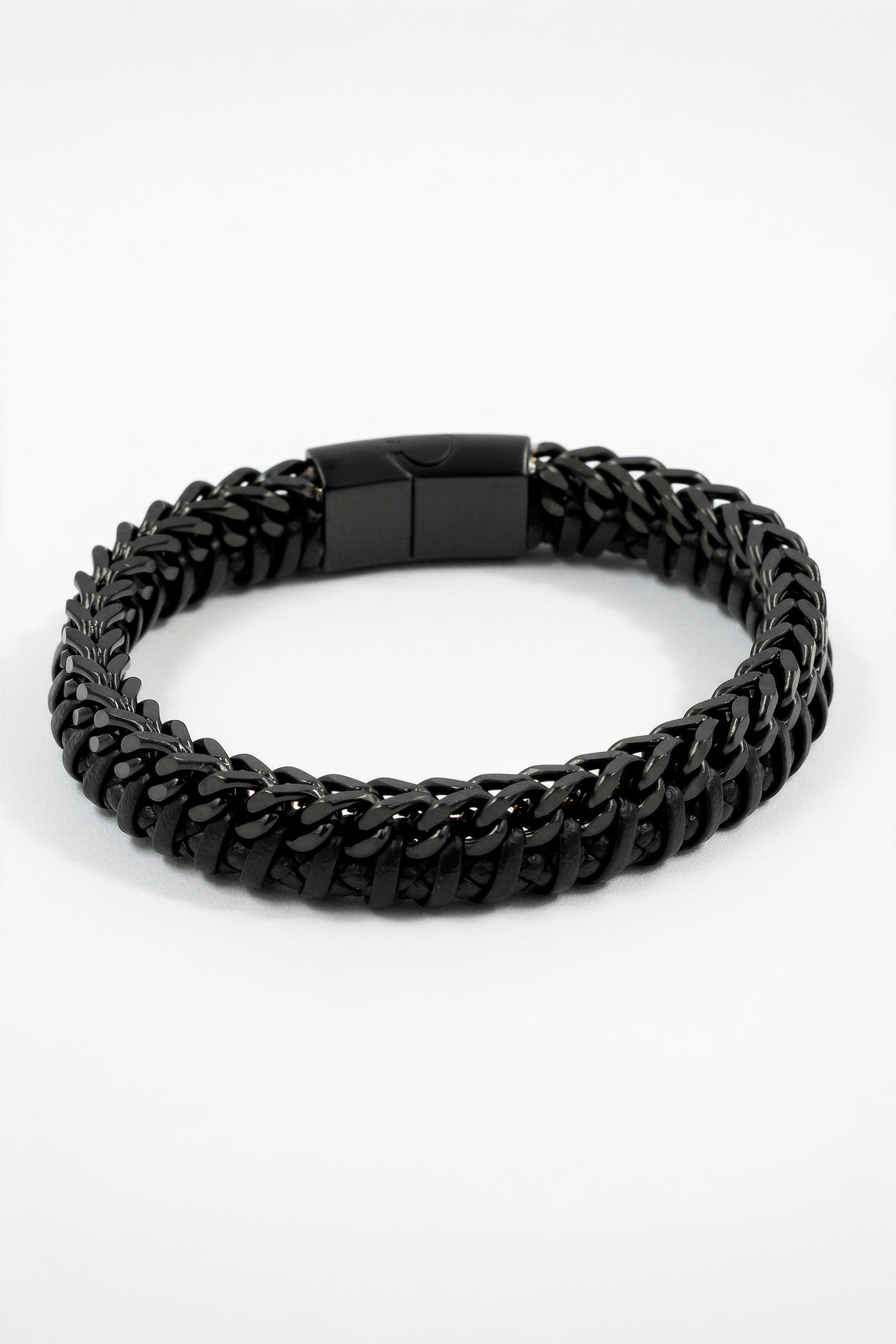 Geflochtenes Kunstlederarmband mit Edelstahlverschluss, schwarz