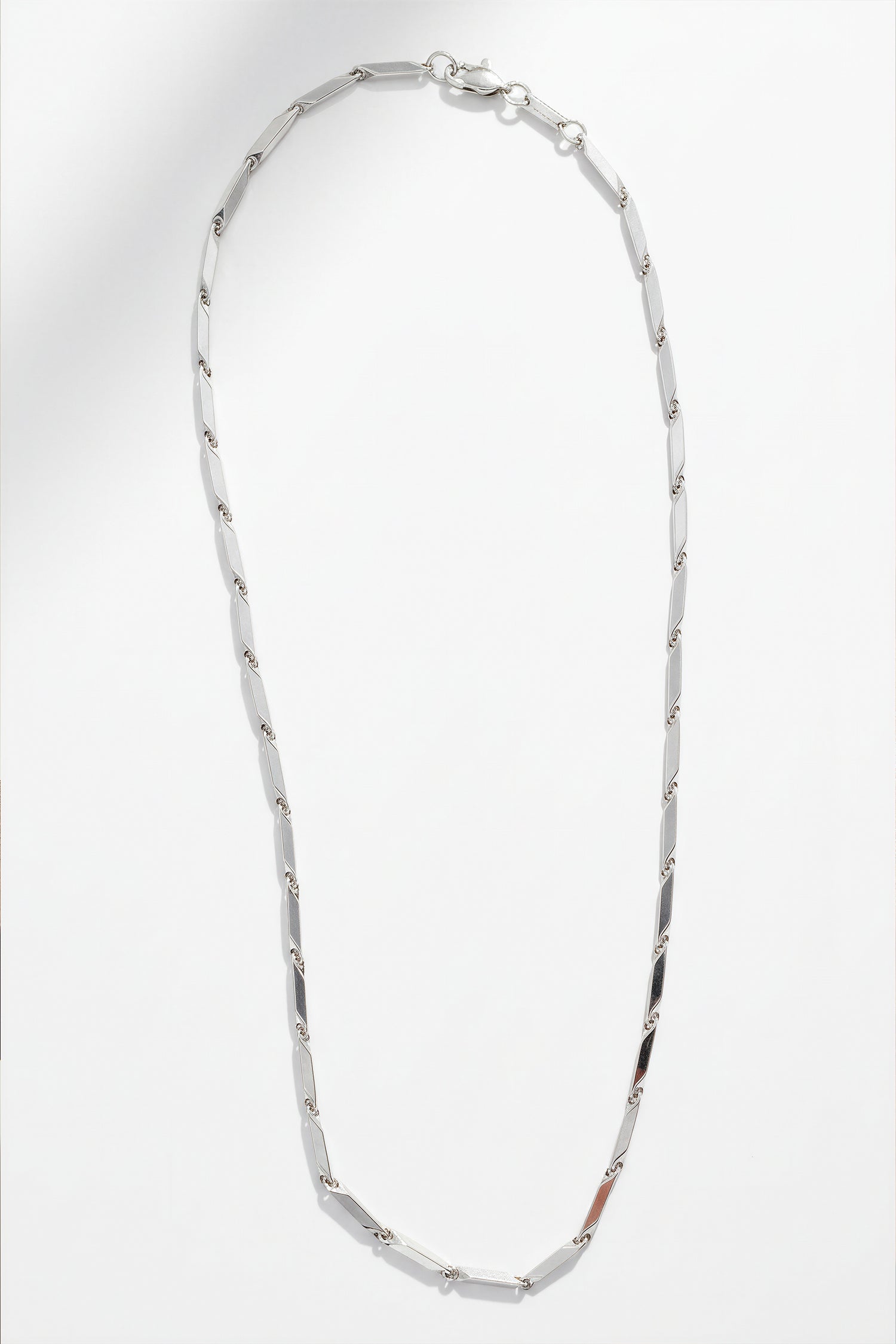 Edelstahlkette in eckiger Gliederform