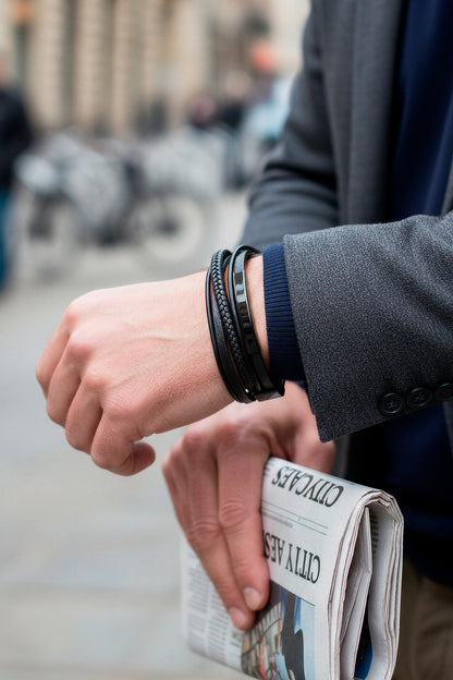 Herren Kunstlederarmband in Schwarz mit glatten und geflochtenen Strängen